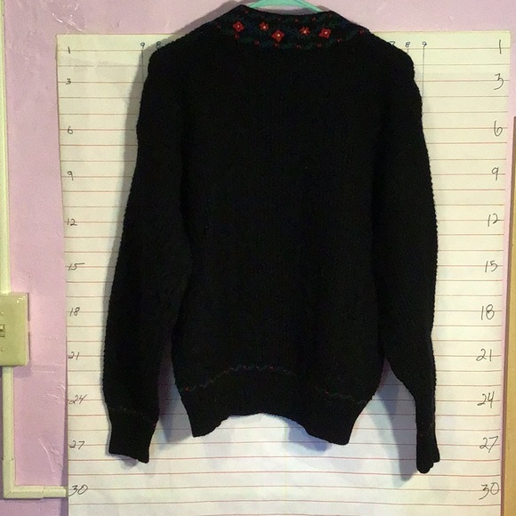 EDDIE BAUER women’s heavy wool sweater, VNeck, M/M black - Picture 8 of 11